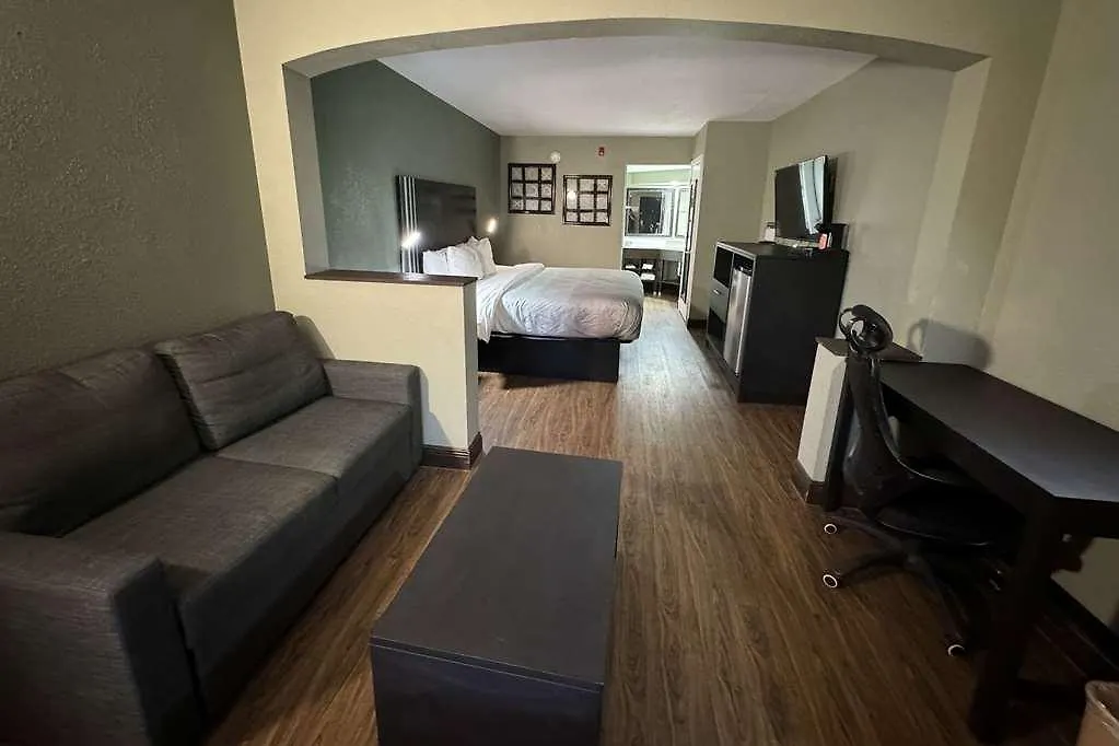 Hotel Quality Inn & Suites Near Panama City Beach