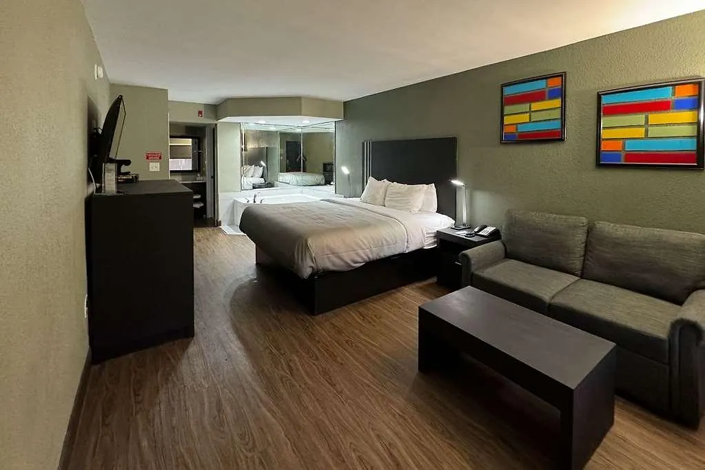 Hotel Quality Inn & Suites Near Panama City Beach