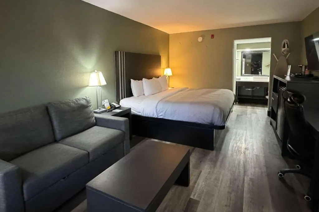 Quality Inn & Suites Near Panama City Beach Hotel