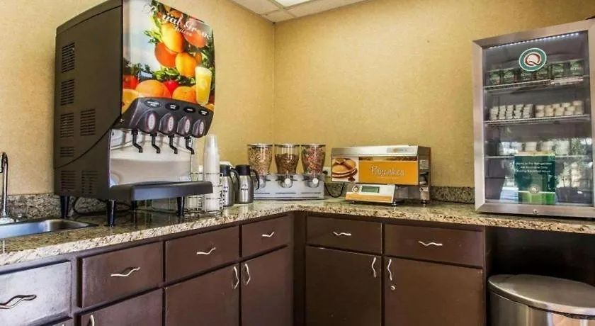Quality Inn & Suites Near パナマシティービーチ 2*,