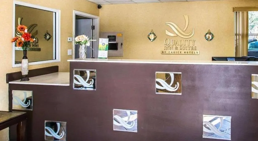 Quality Inn & Suites Near パナマシティービーチ