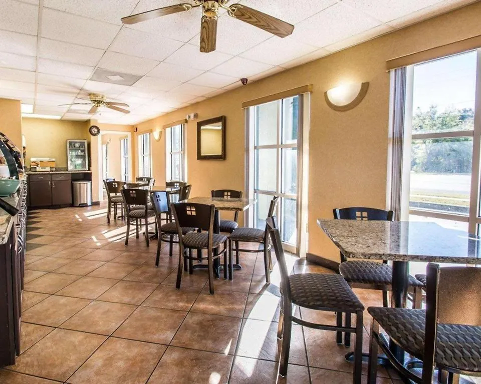 ホテル Quality Inn & Suites Near パナマシティービーチ
