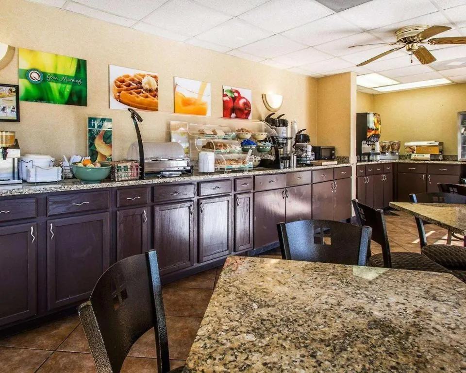 Quality Inn & Suites Near パナマシティービーチ