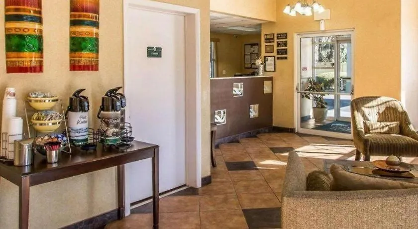 Quality Inn & Suites Near パナマシティービーチ