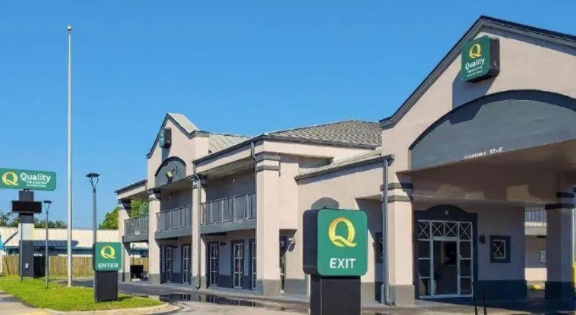 Quality Inn & Suites Near Panama City Beach 2*,
