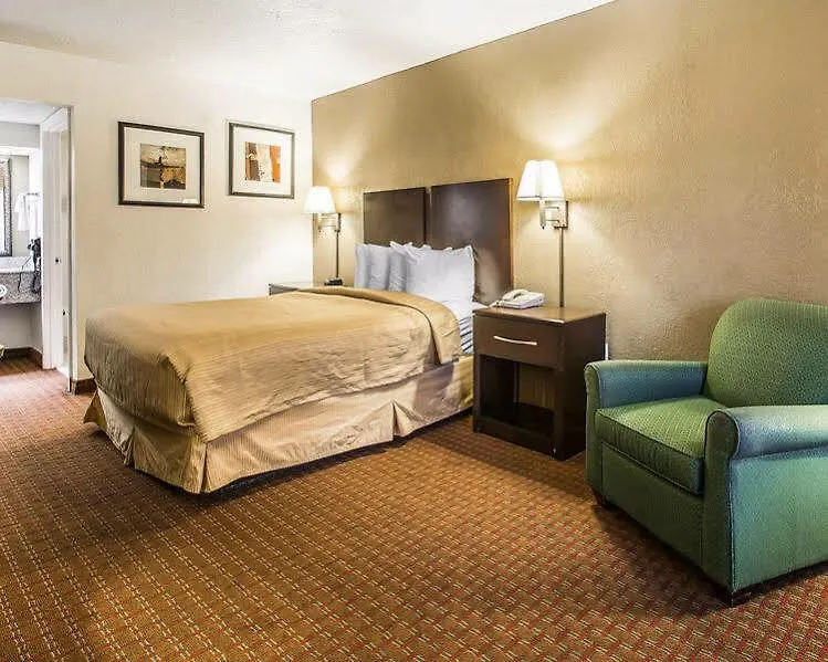 Hotel Quality Inn & Suites Near Panama City Beach